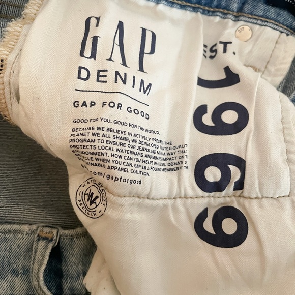 Gap Distressed High Rise Cheeky Straight Jeans with Washwell Light Destroy Wash - Picture 7 of 11